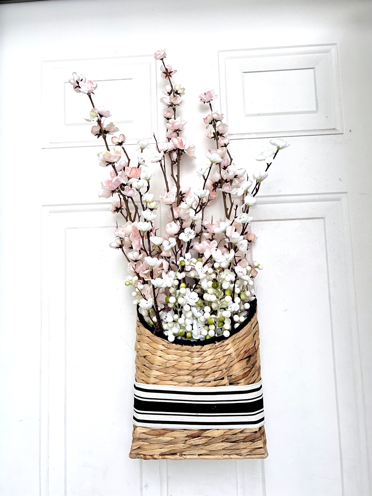 DIY Door Basket With Flowers - Kippi at Home